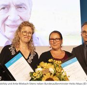 Merav Moshe Grodofsky und Anke Miebach-Stiens neben Bundesaußenminister Heiko Maas (© DIZF  Ruthe Zuntz) s